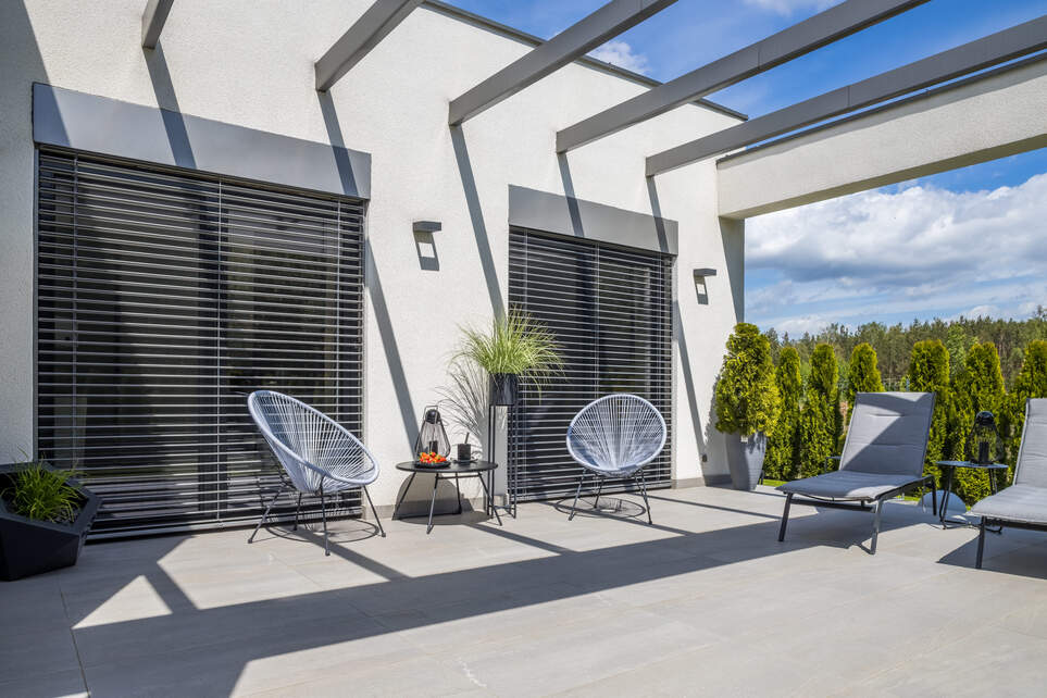 Knowing When to Install Outdoor Blinds